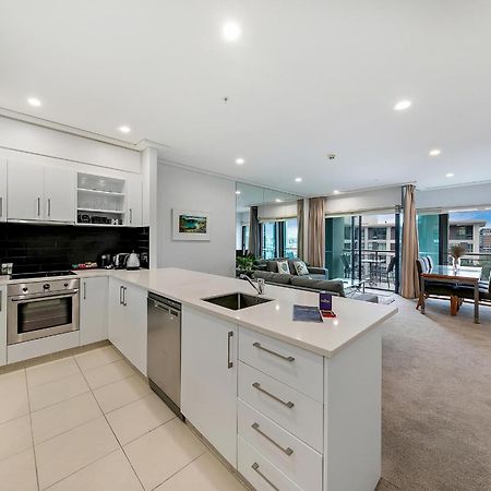Luxurious & Spacious Living With Breathtaking Views Auckland Kültér fotó